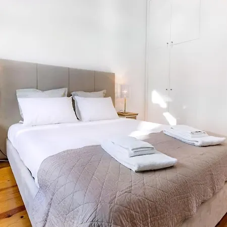 1br Downtown At Sao Mamede Apartment
